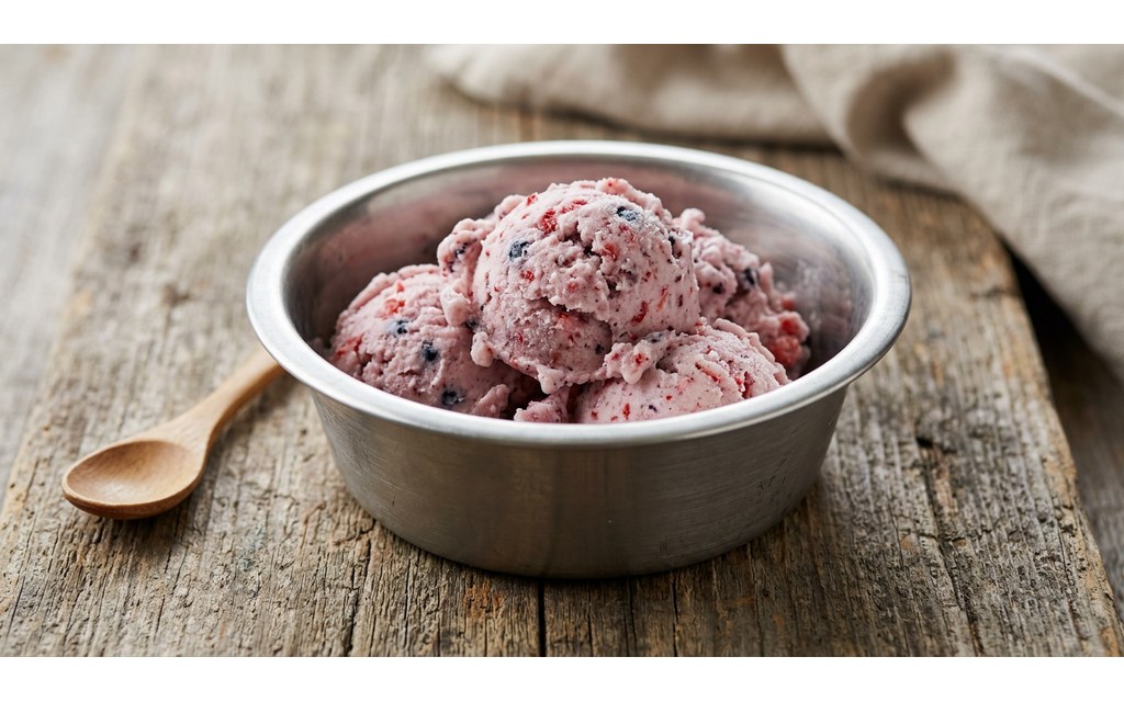 Kefir Frozen Berry Dog Treats, homemade dog recipe
